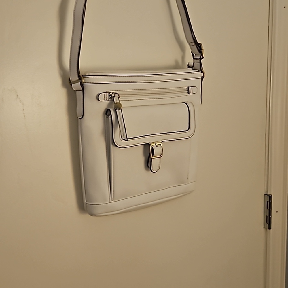 ST. JOHN'S BAY White Laura Faux Leather Crossbody Bag - Picture 3 of 14